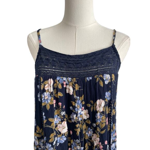 Motherhood Maternity Boho Maxi Dress Size Medium Floral Crochet Spaghetti Strap - Picture 4 of 10